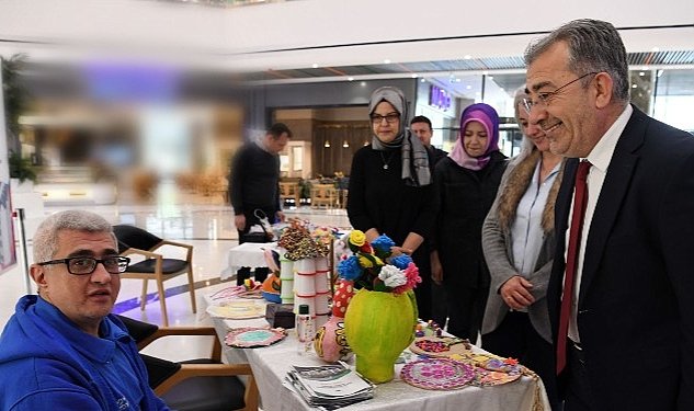 Ayni bahcenin farkli cicekleri goz kamastirdi 8789.jpg