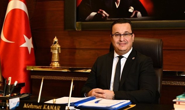 Baskan kanar dan anneler gunu mesaji 3079.jpg