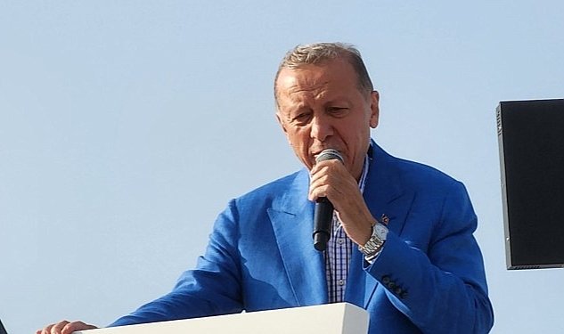 Cumhurbaskani recep tayyip erdogan golcuk belediyesi her zaman ve her kosulda depremzedelerin yaninda 5025.jpg