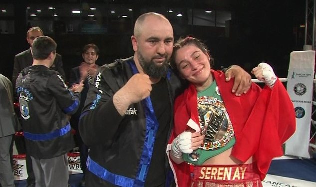 D smart ta canli yayinlanan wbc sampiyonlar gecesi boks yayininda tarih yazildi 3231.jpg