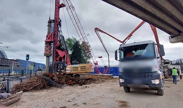 Darica osmangazi koprusu icin 97 adet fore kazik cakiliyor 1386.jpg