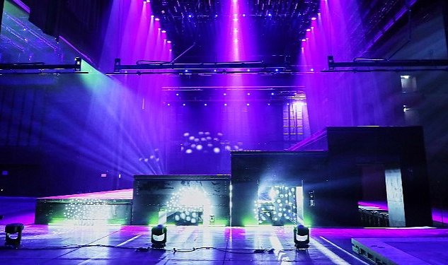 Dunyanin en yeni ve benzersiz sahne teknolojisi akm de kullaniliyor 2270.jpg