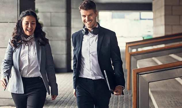 Epos hareket halindeki ofis profesyonelleri icin adapt 560 kulakligi sunuyor 1391.jpg