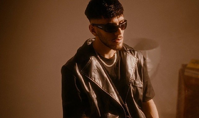 Firat can yuksek enerjili bulamam nedenini sarkisiyla muzikseverlerin karsisinda 199.jpg