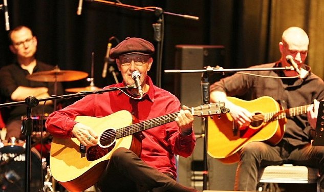 Ilhan sesen kucukcekmece de konser verdi 5490.jpg