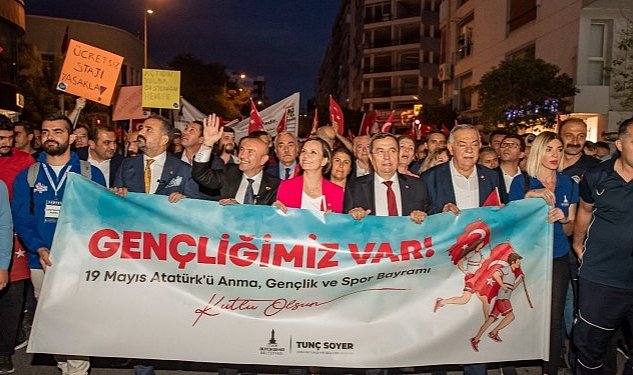 Mabel Matiz, Gündoğdu Meydanı'nda Muhteşem Bir Konser Verdi