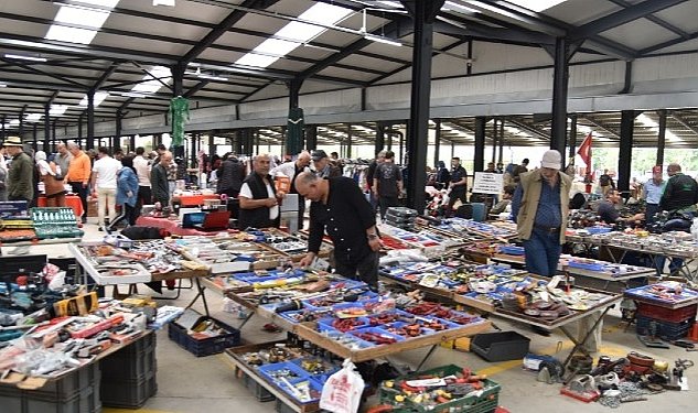 Kartepe antika pazari na ilgi artiyor 7700.jpg