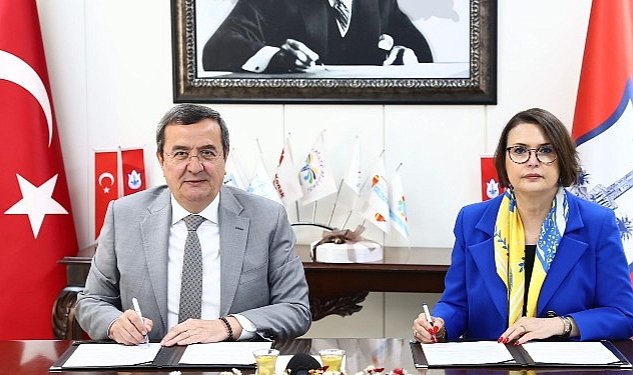 Konak ta imzalar guclu kadinlar icin atildi 8698.jpg