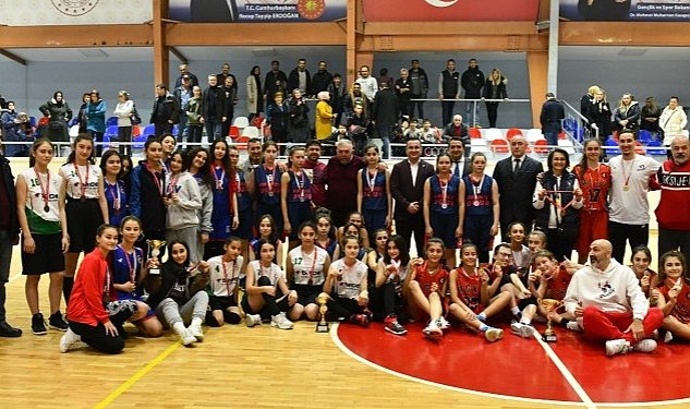Mustafakemalpasa sporda altin cagini yasiyor 8121.jpg