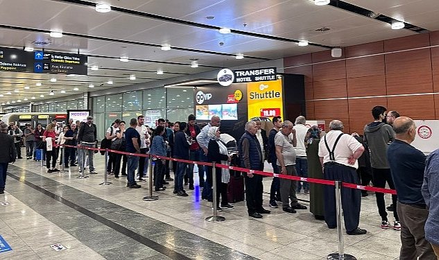 Sabiha gokcen havalimani nda oy kullanma islemi devam ediyor 798.jpg
