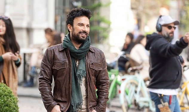 Tarkan in eglence dolu anlari disney in kamera arkasinda 4503.jpg