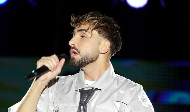 Unlu rapci sefo 19 mayis kutlamalarinda bodrum da coskulu bir konser verdi 4700.jpg