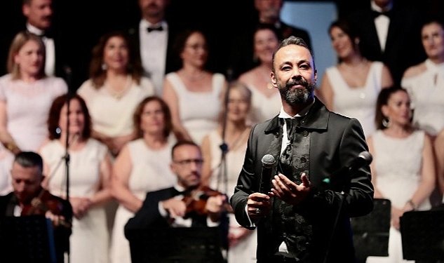 Aliaga belediyesi sanatevi tsm korosu ndan unutulmaz sarkilar 5522.jpg