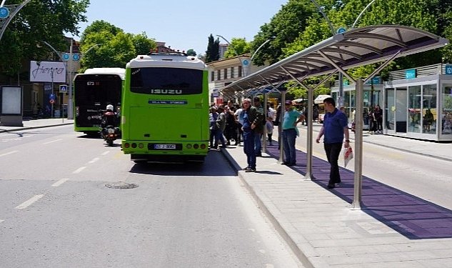 Buyuksehir 12 ilcede duraklari yeniliyor 4624.jpg