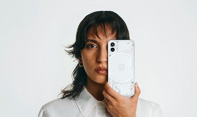 Dikkat cekici tasarimiyla fark yaratan nothing phone 1 turkiye ye geliyor 6598.jpg