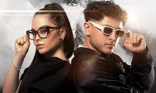 Guya dinleyiciyle bulustu 7749.jpg