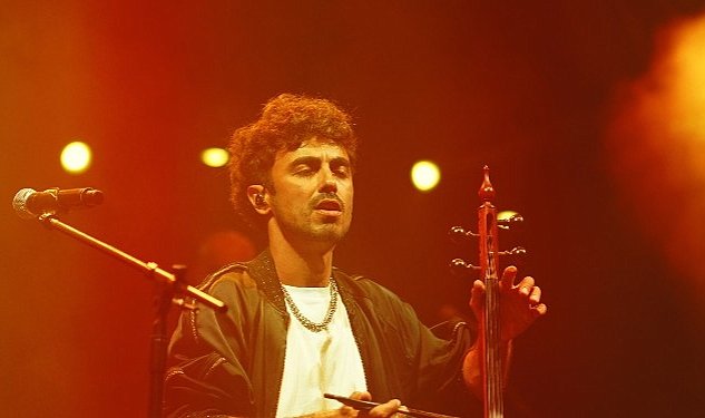 Mark eliyahu yby woods konserinde izleyenleri buyuledi 8848.jpg