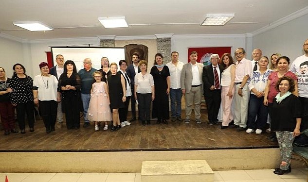 Nazim hikmet menderes te anildi 7982.jpg