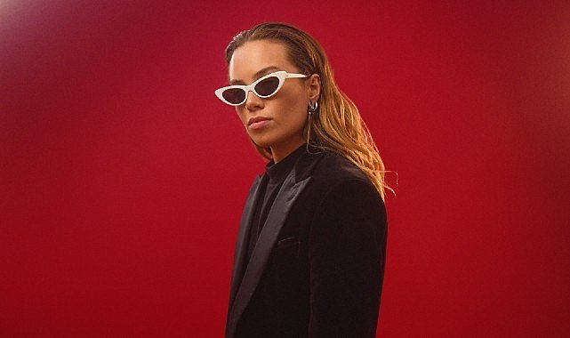 Tek kisilik muzik dehasi tash sultana psm loves summer by 100 muzik kapsaminda 23 haziran da zorlu psm de 689.jpg