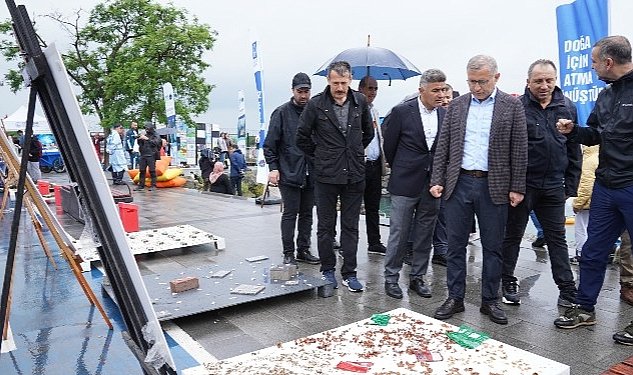 Uskudar belediyesi ve doga dostu dalgiclar kiz kulesi ve salacak sahili arasinda deniz temizligi gerceklestirdi 3058.jpg