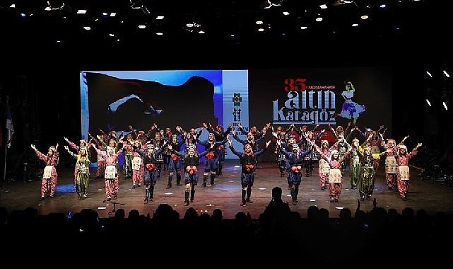 Inegol belediyesi halk danslari ekibi bursa festivaline renk katti 4590.jpg