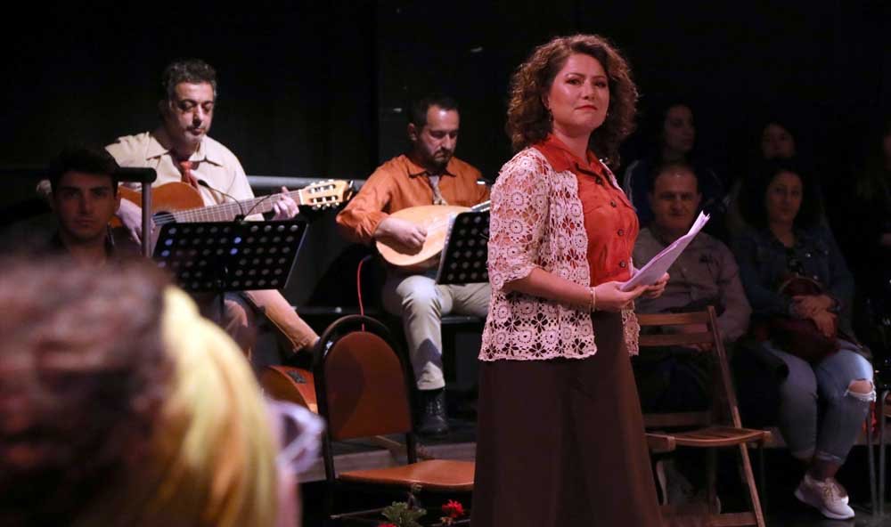 İbb Şehir Tiyatroları, İstanbul Şiirle Buluşuyor Ben Nergisten Sorumluyum İsimli Etkinlik Kitapseverlerle Buluşuyor (3)