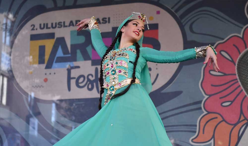 Simge Sağın Konseri Uluslararası Tarsus Festivali Şahmeran Temasıyla Kapılarını Açtı (5)