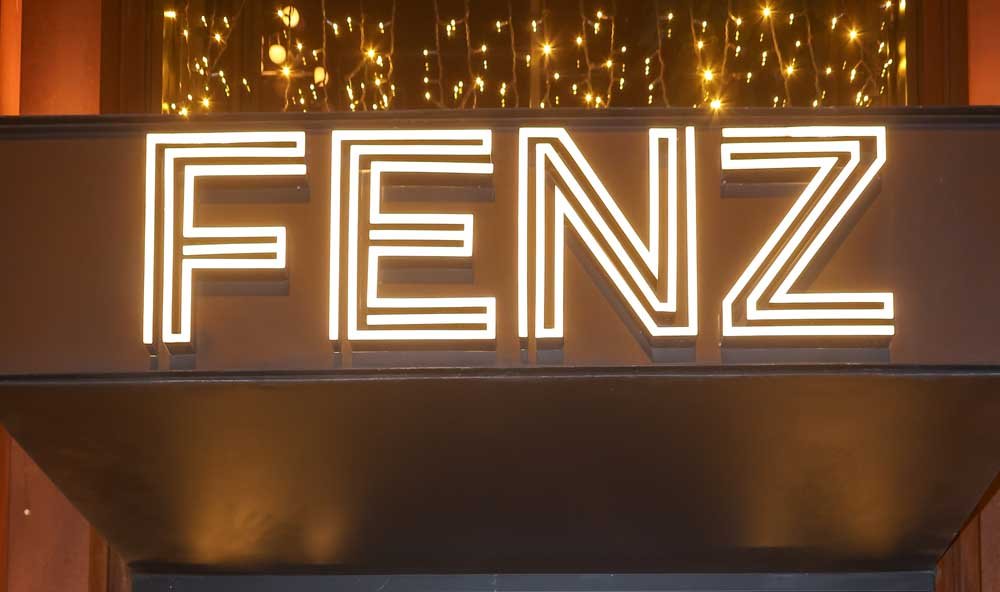 Fenz Restoran ında Yılbaşı Coşkusu Başladı! Ünlüler, Şıklık Ve Lezzetle Buluştu (7)