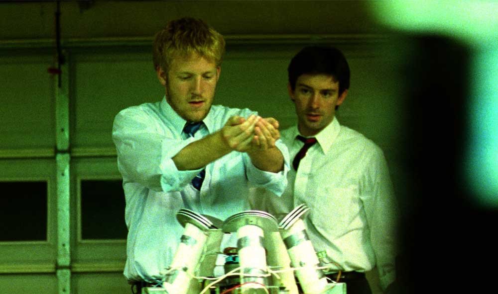 Primer (2004) Zamanın Ötesinde En İyi Zaman Yolculuğu Filmleri Listesi (5)