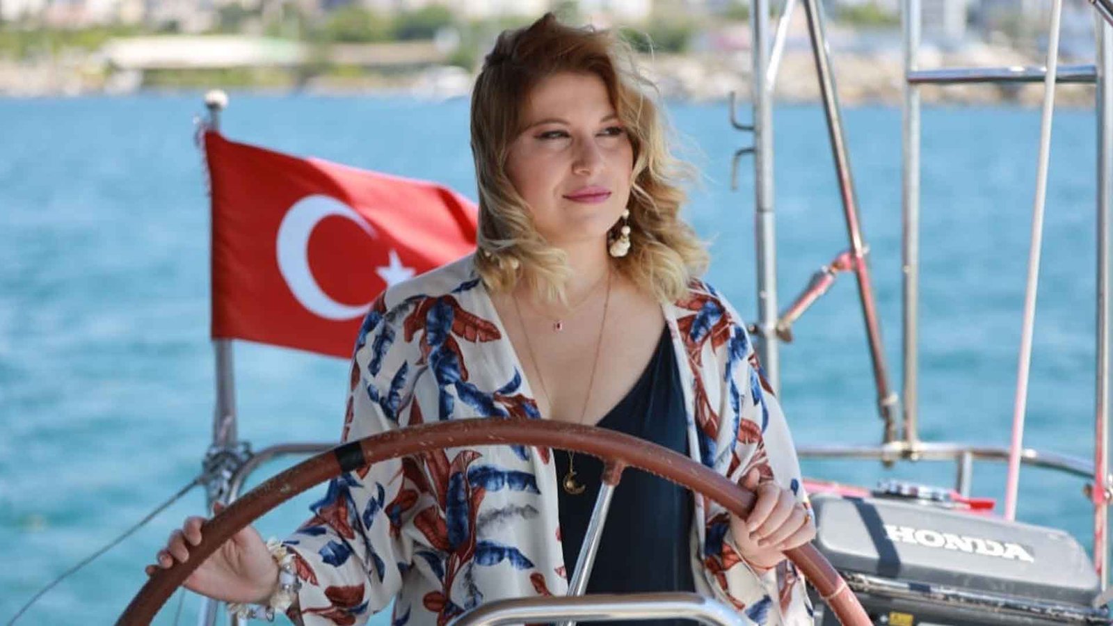 Yeliz Şenyerli'nin Yeni Single'ı Yine Seni Severim Müzikseverlerle Buluşuyor (3)