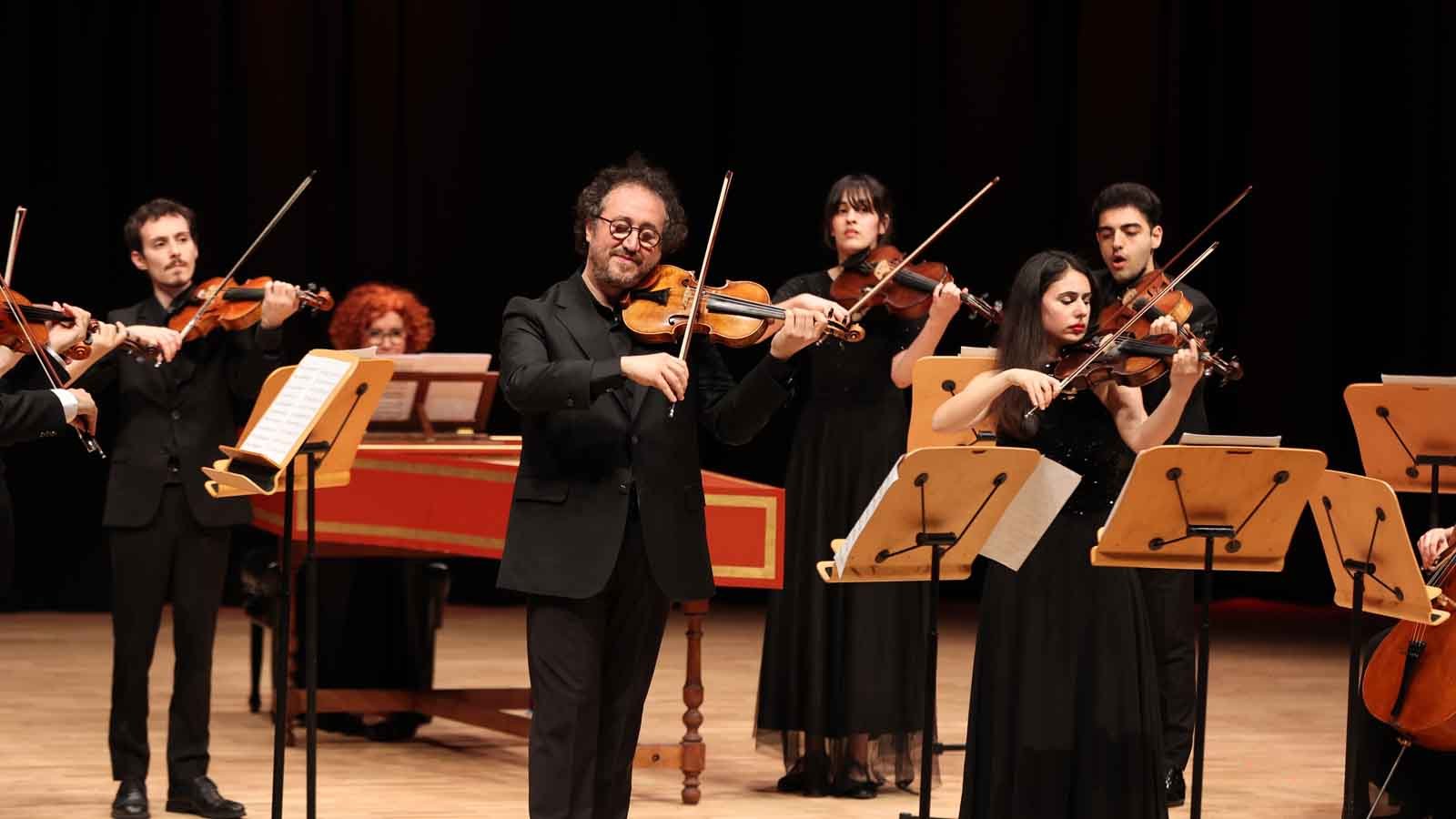 Tev Türkiye Virtüözleri Oda Orkestrası Sanatseverleri Buluşturan Unutulmaz Konser (1)