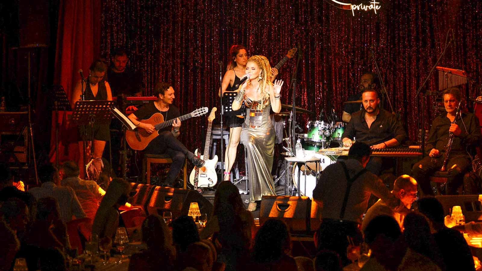 Gülben Ergen Bodrum Konserinde ‘nanik’ Başarısını Kutladı (6)