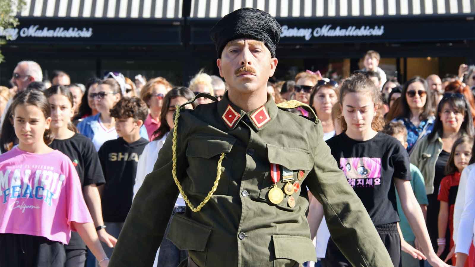 Esenyurt’ta 400 Kişilik Dev Zeybek Gösterisi Cumhuriyet Coşkusunu Yaşattı (6)