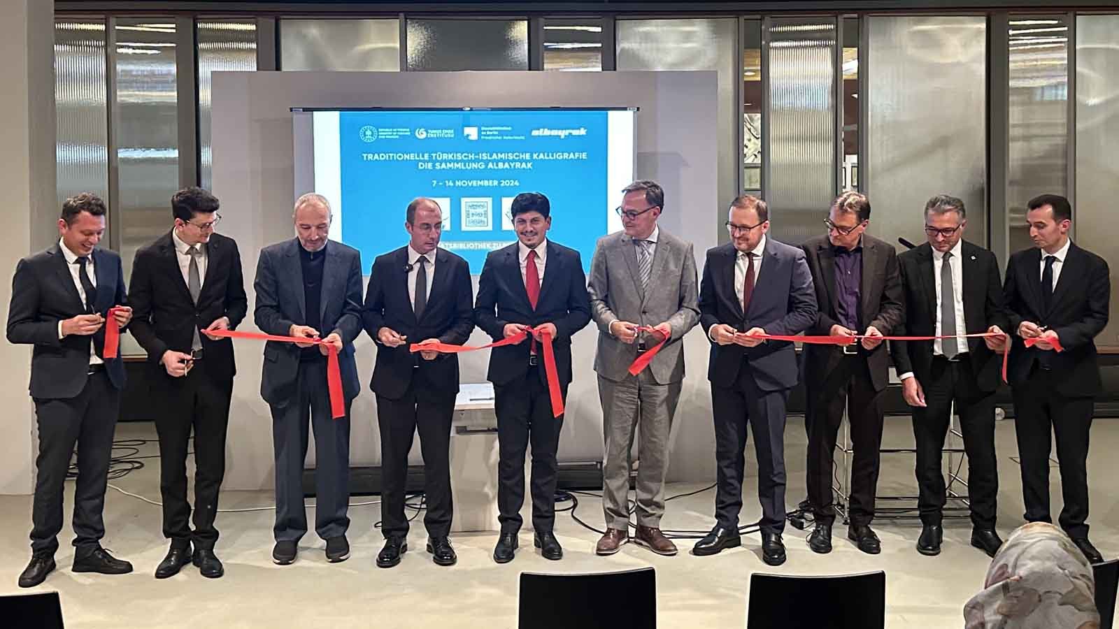 Albayrak Grubu Hat Sanatı Sergisini Avrupa’ya Taşıdı Berlin Devlet Kütüphanesi’nde Büyük Açılış (4)