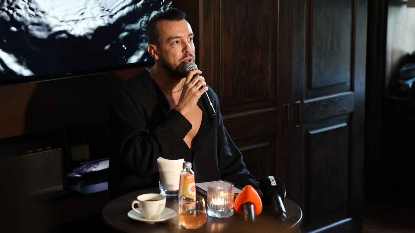 Cem Adrian, 20. Yılını Mücevher Albümüyle Kutladı 80 Parça, 92 Sanatçı (2)