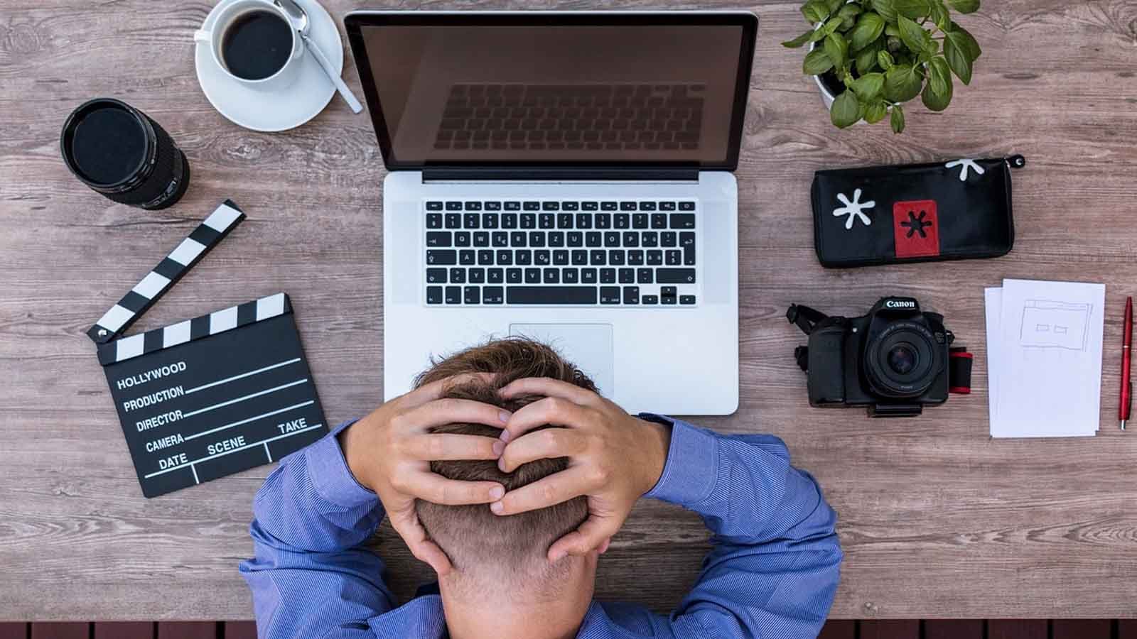 Geçmeyen Baş Ağrısının Nedeni Diş Sıkma Olabilir!