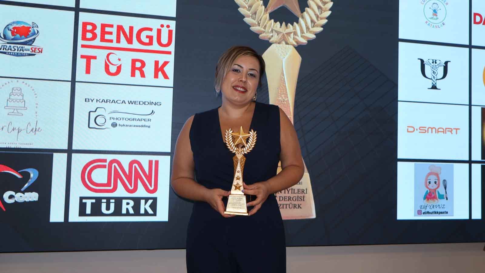 Şehir Ajandası Podcast'i Yılın En İyi Kültür Sanat Podcast'i Ödülü Gizem Ertürk